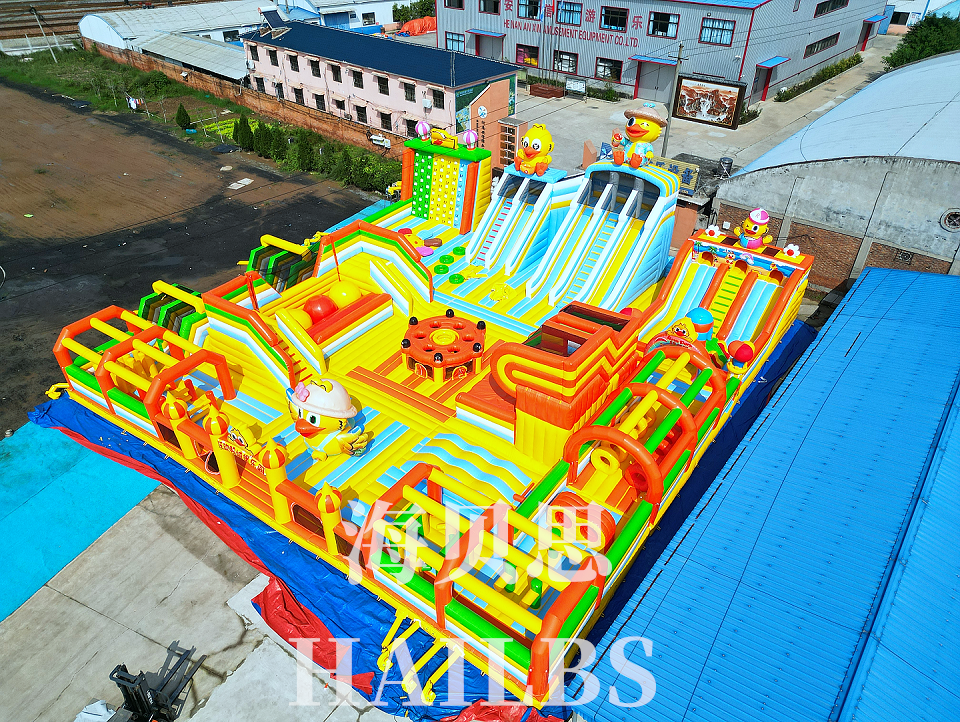 狂歡鴨城堡樂園