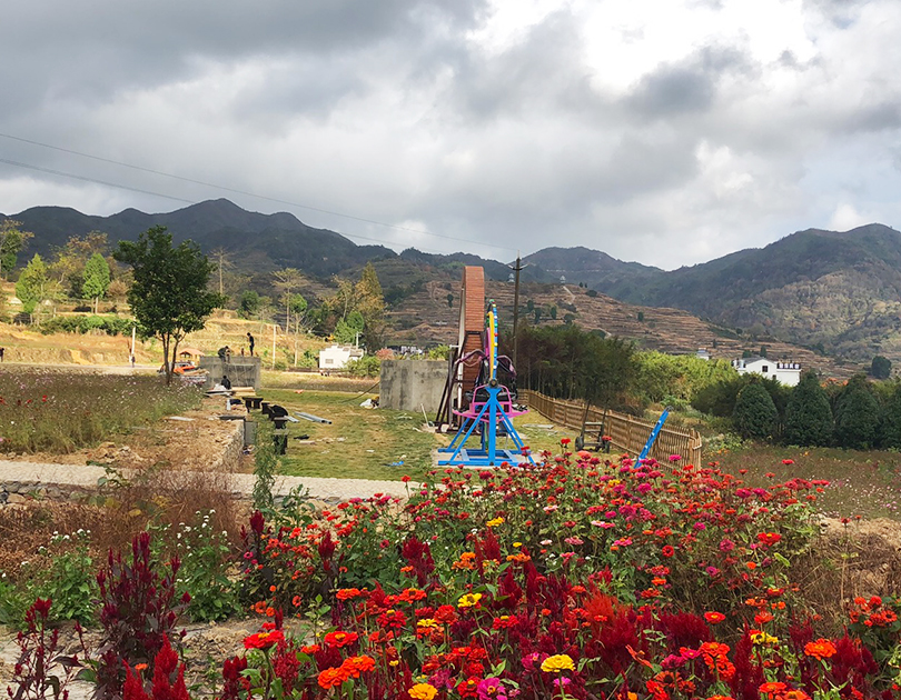 浙江臺州南坪旅游景區(qū)太空飛環(huán)，360°旋轉單車
